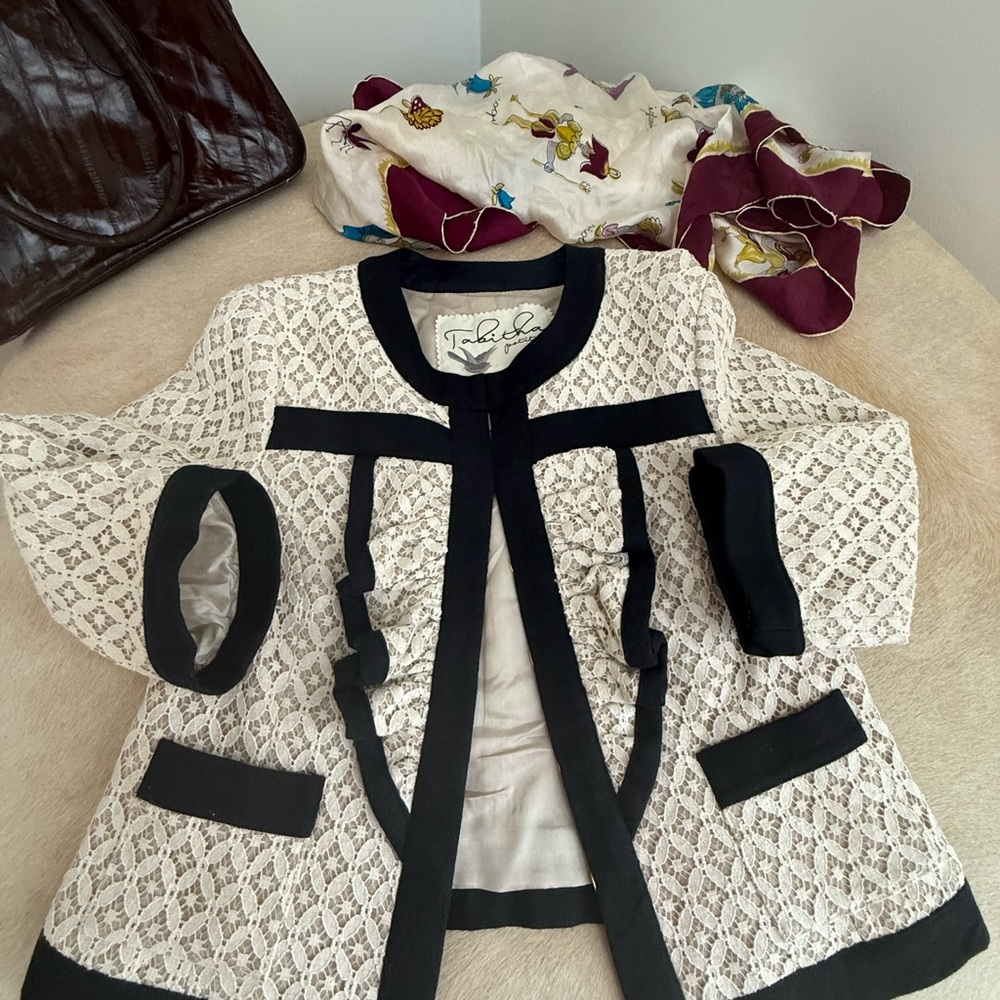 Anthropologie Tabitha Women's Black and Cream Blazer - Picture 7 of 8